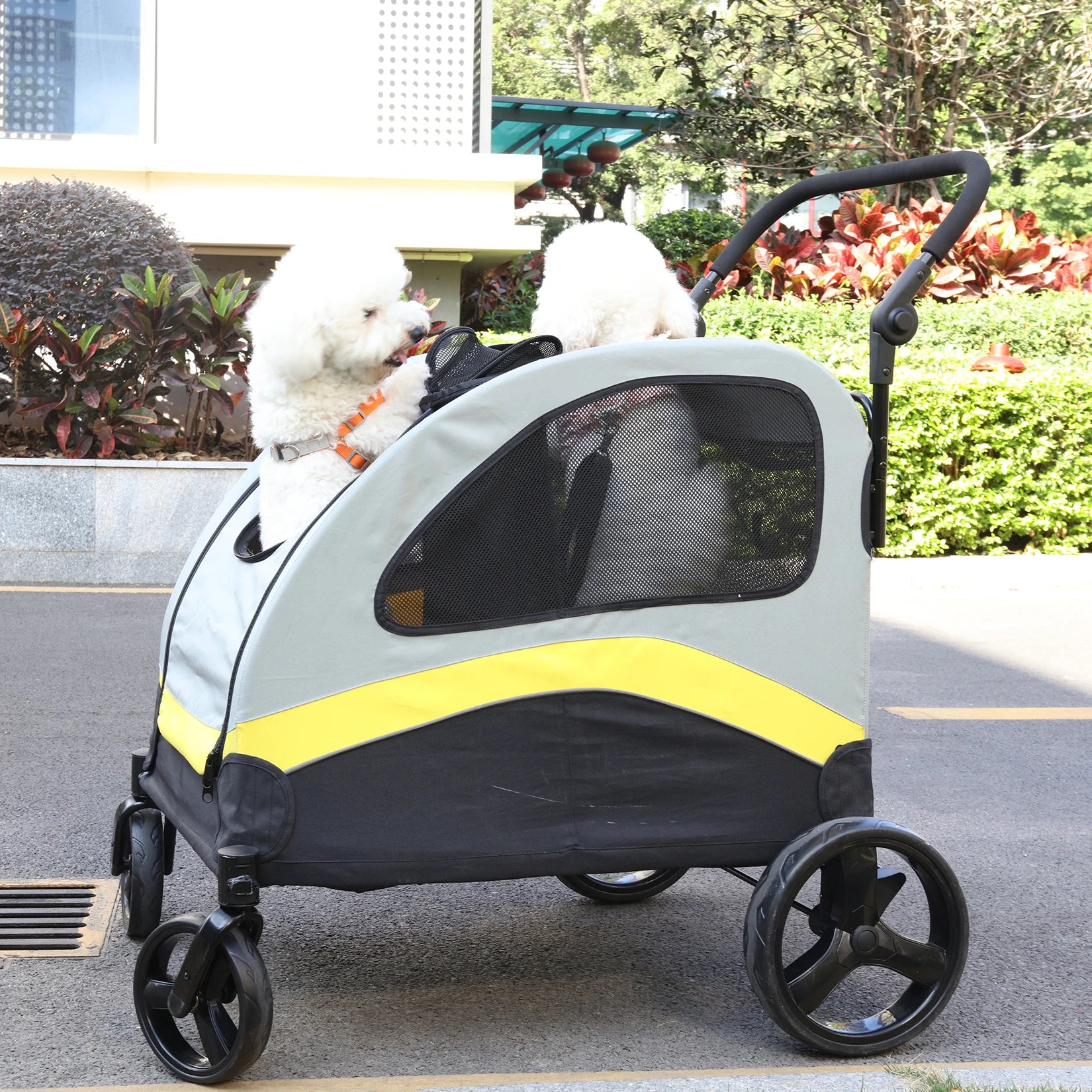 2 pet Stroller with a Zipper Divider